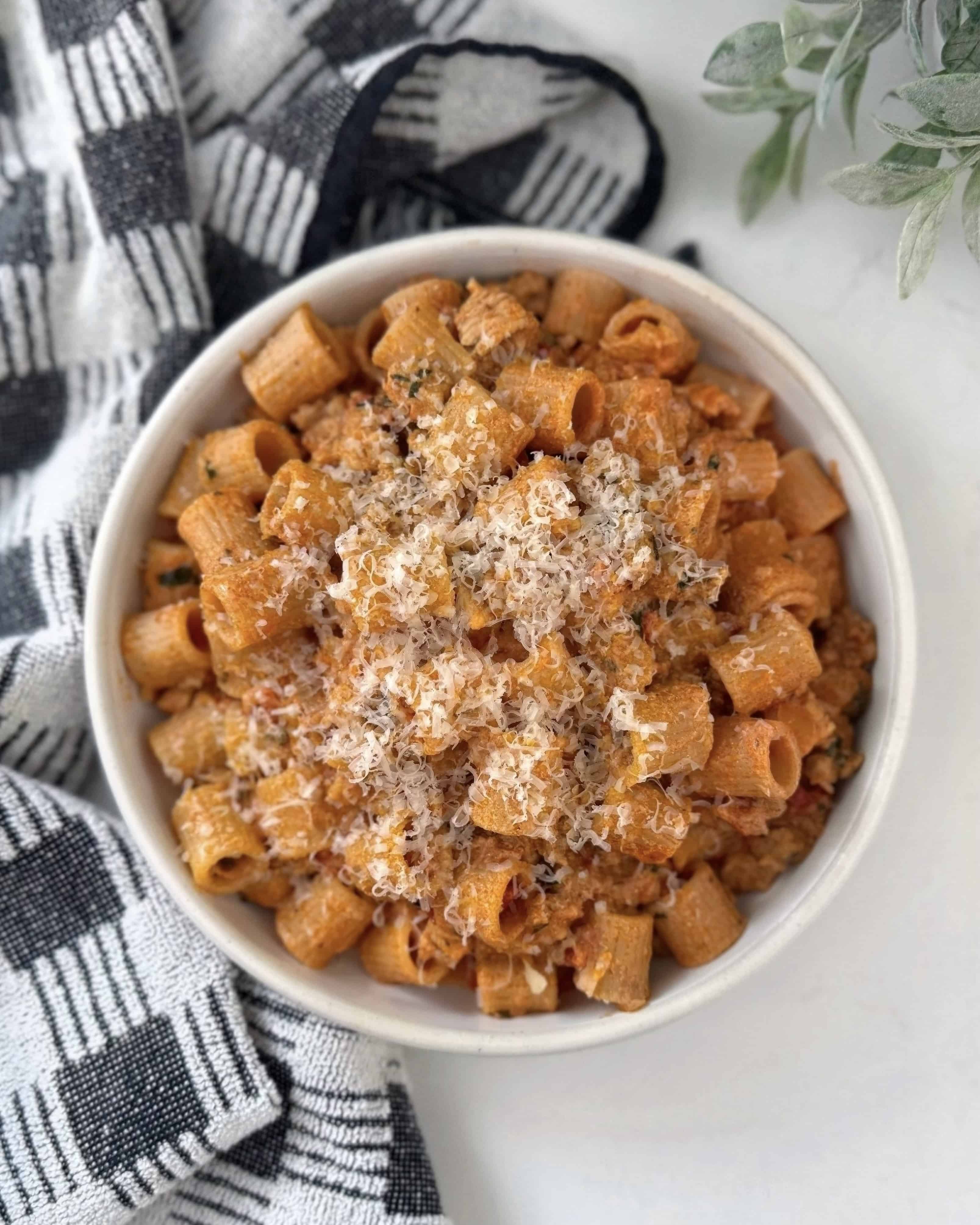 Pâtes à la saucisse Toulouse et poulet